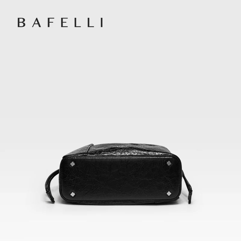 BUCKET HANDBAGS
