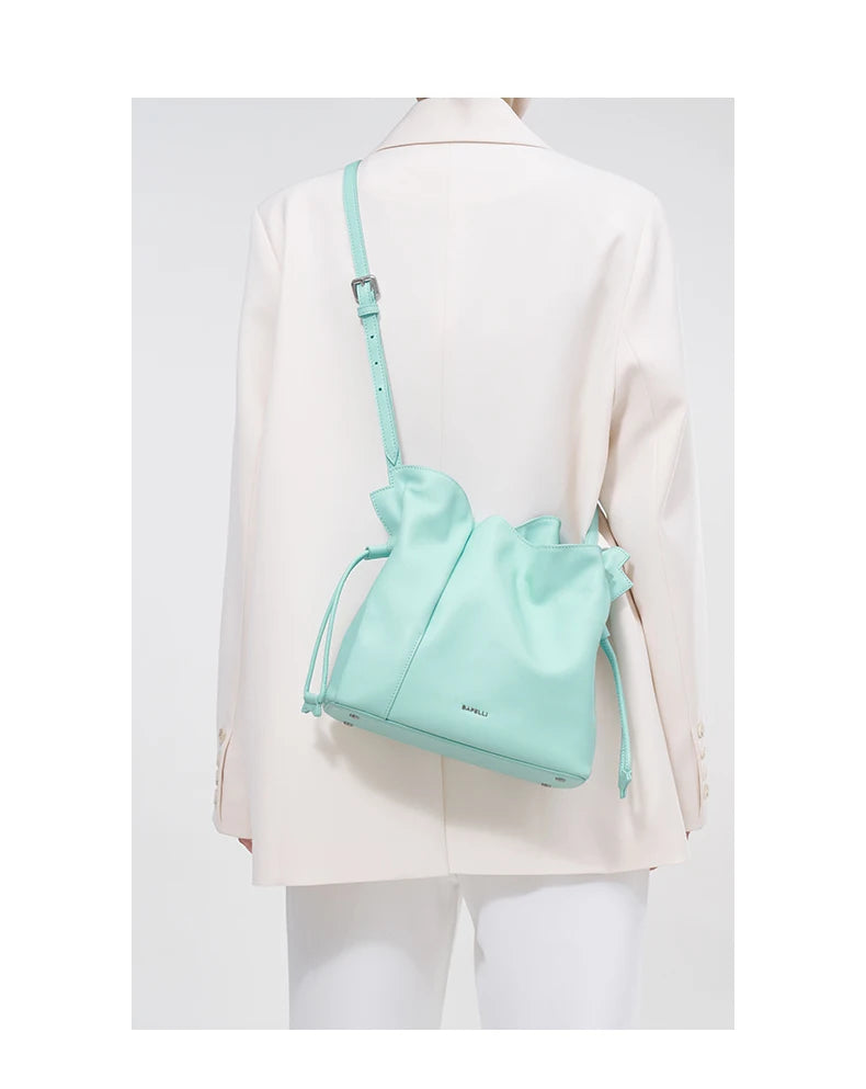 BUCKET HANDBAGS