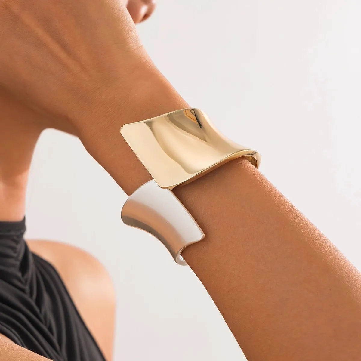 Irregular Geometric Bracelet Match With Accessories