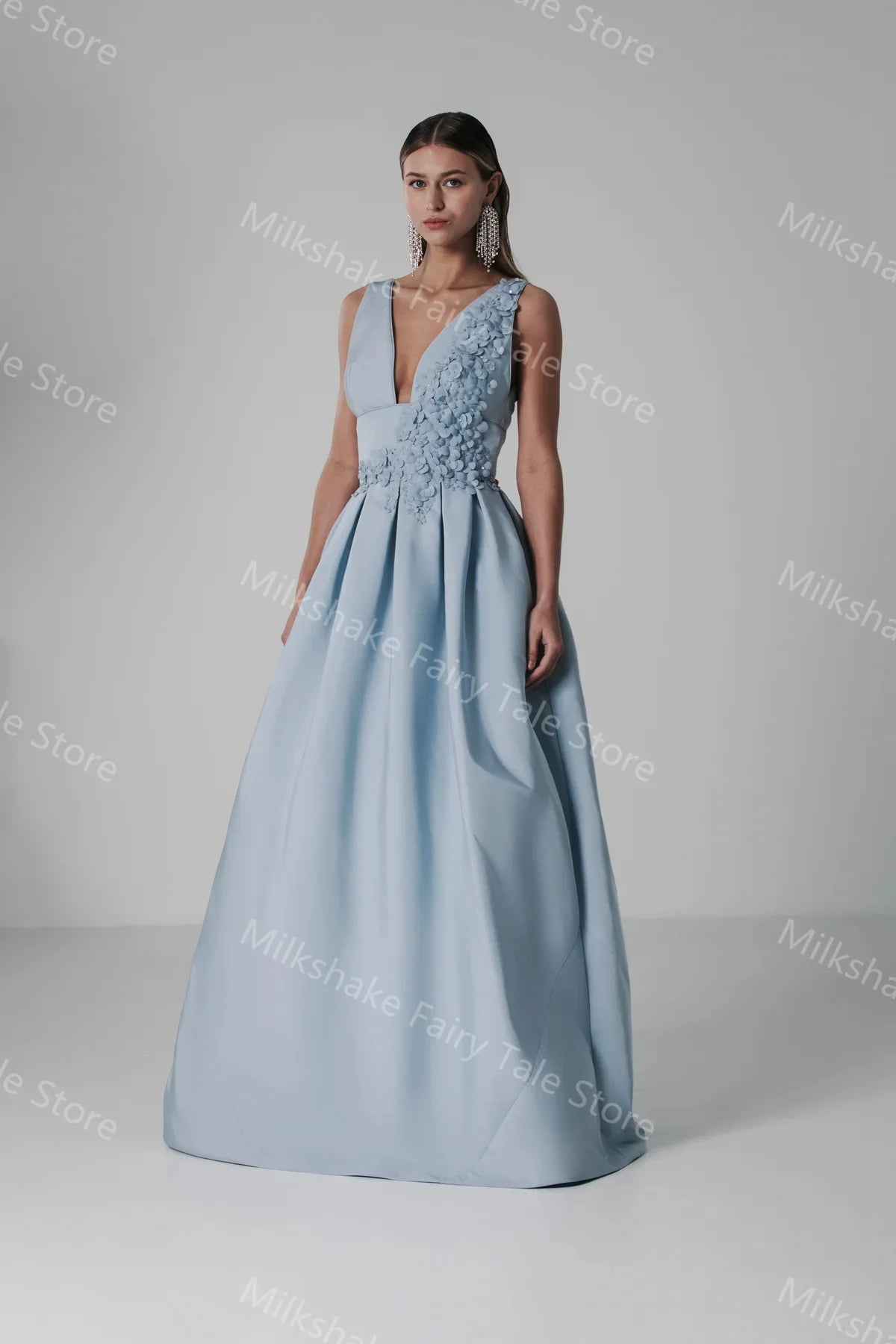 V Neck Floral Appliqués Sleeveless Gowns