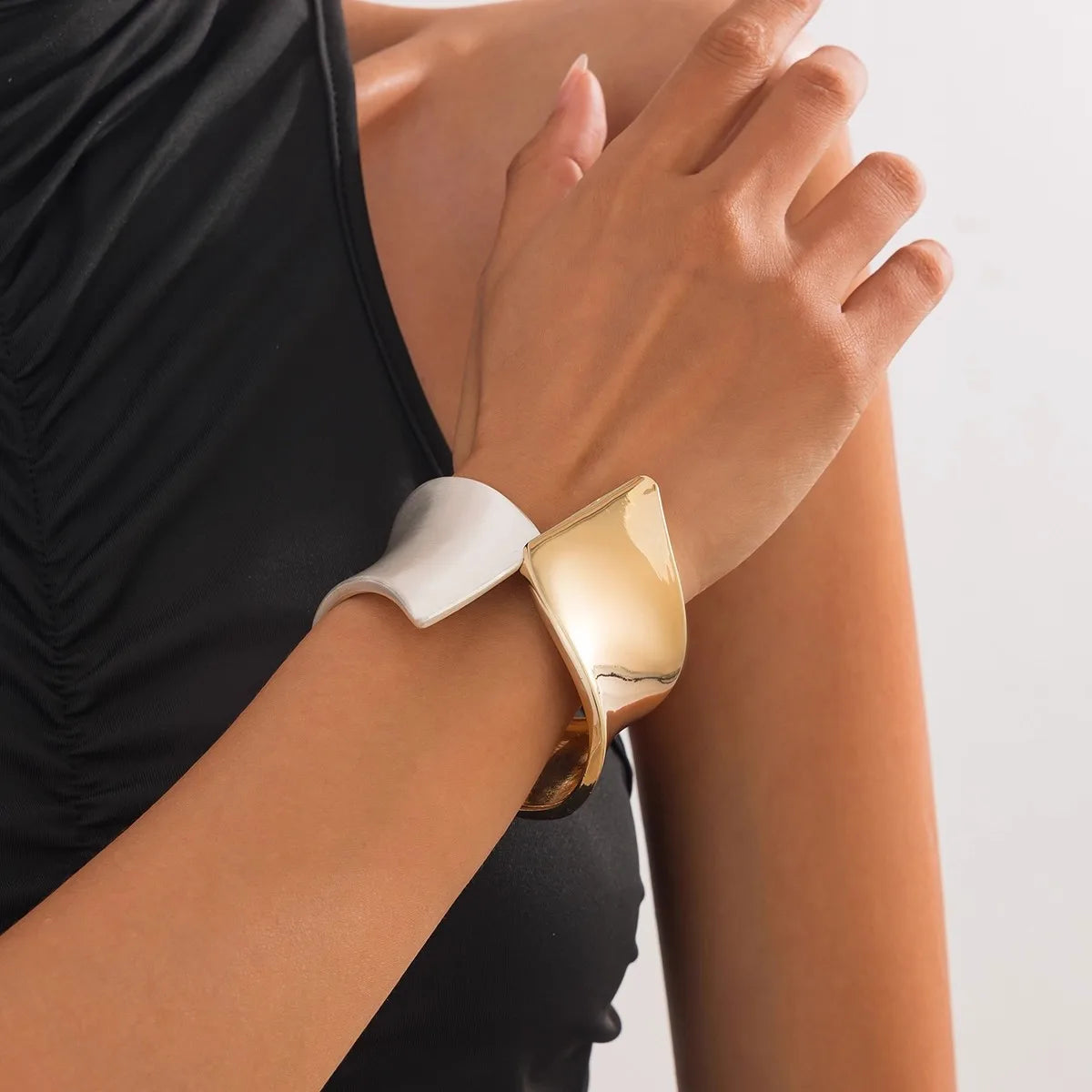 Irregular Geometric Bracelet Match With Accessories