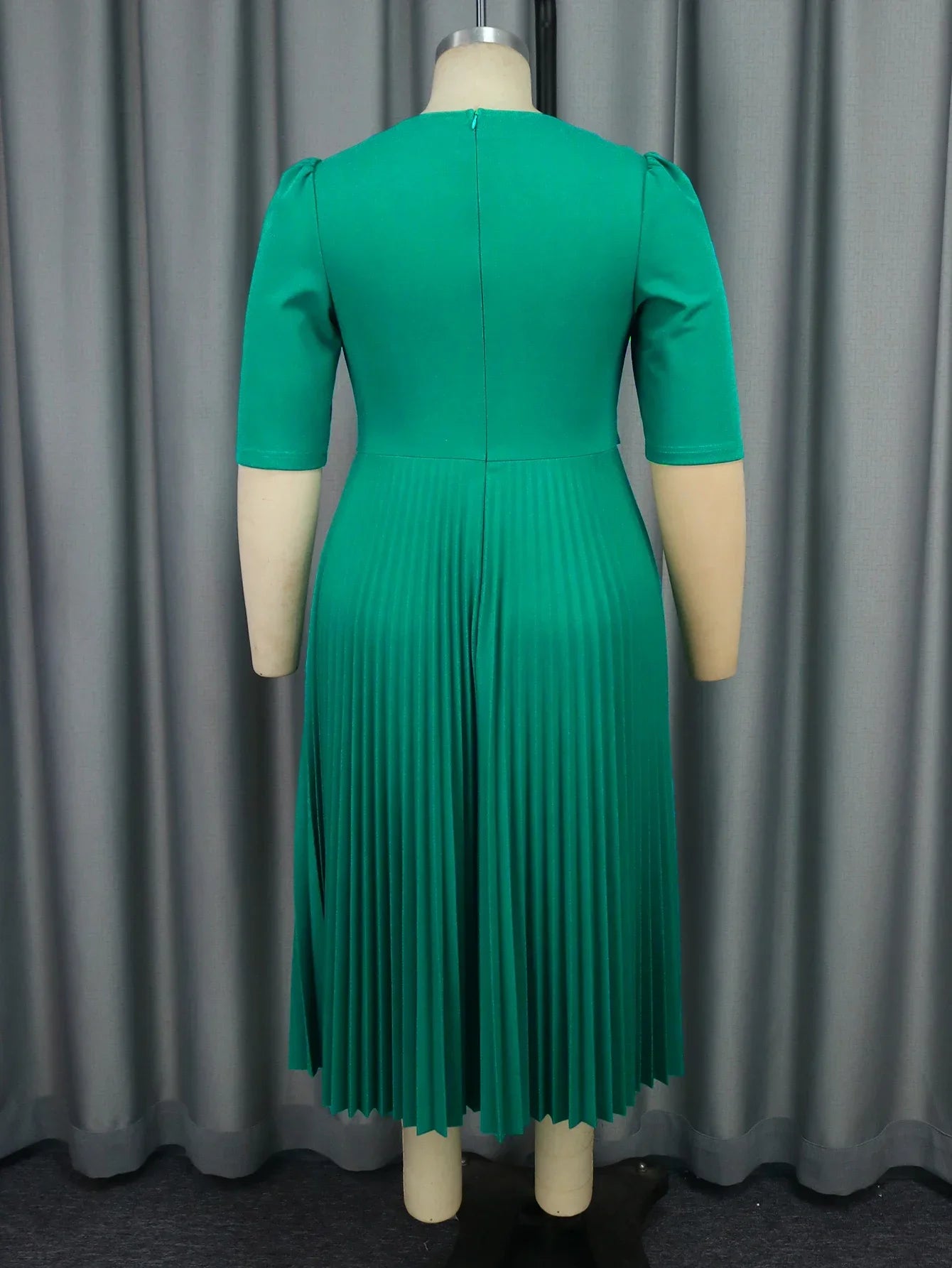 Stylish Green Elegant Pleated Dress