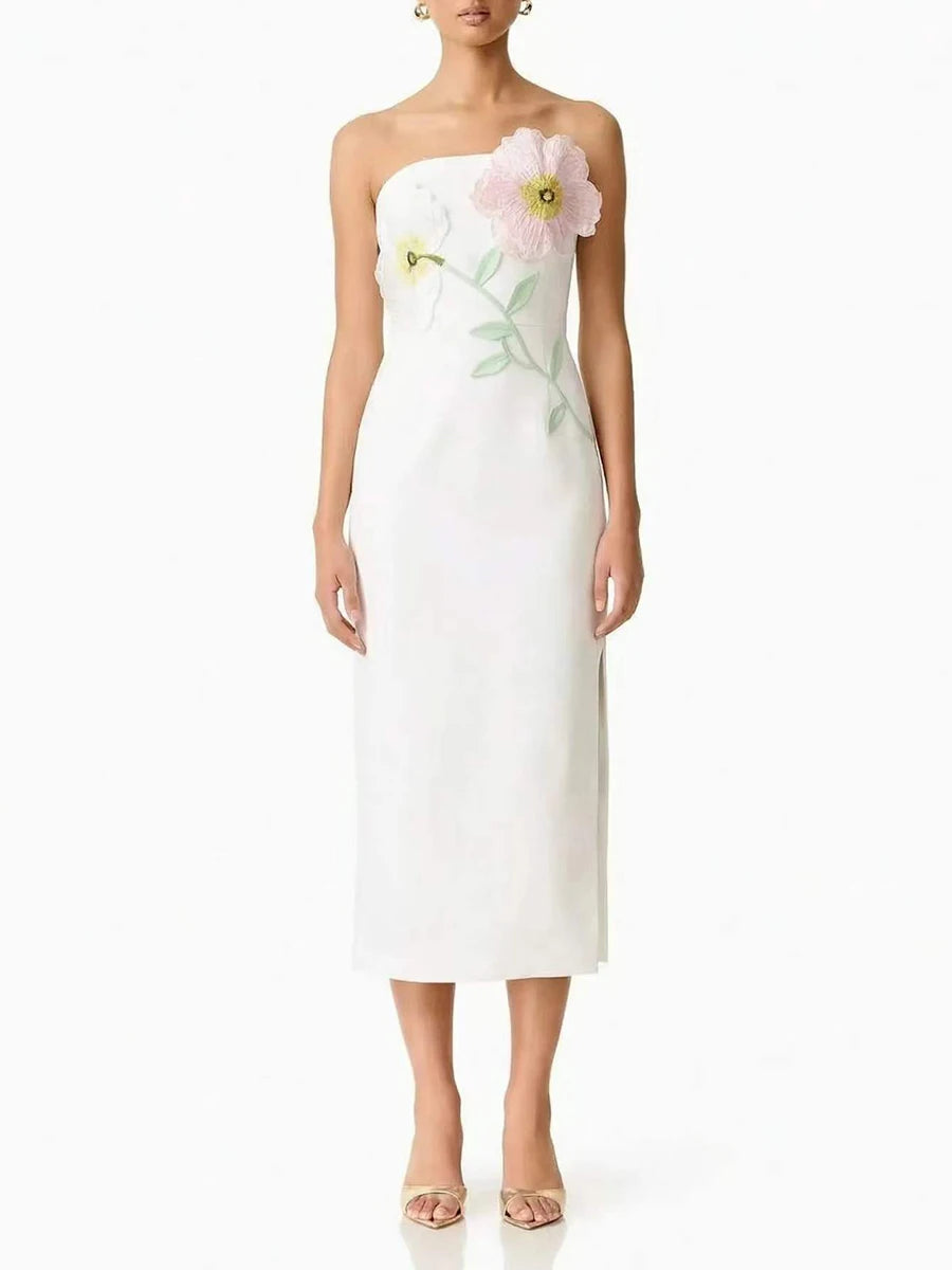 Spliced Appliqués Slimming Dresses