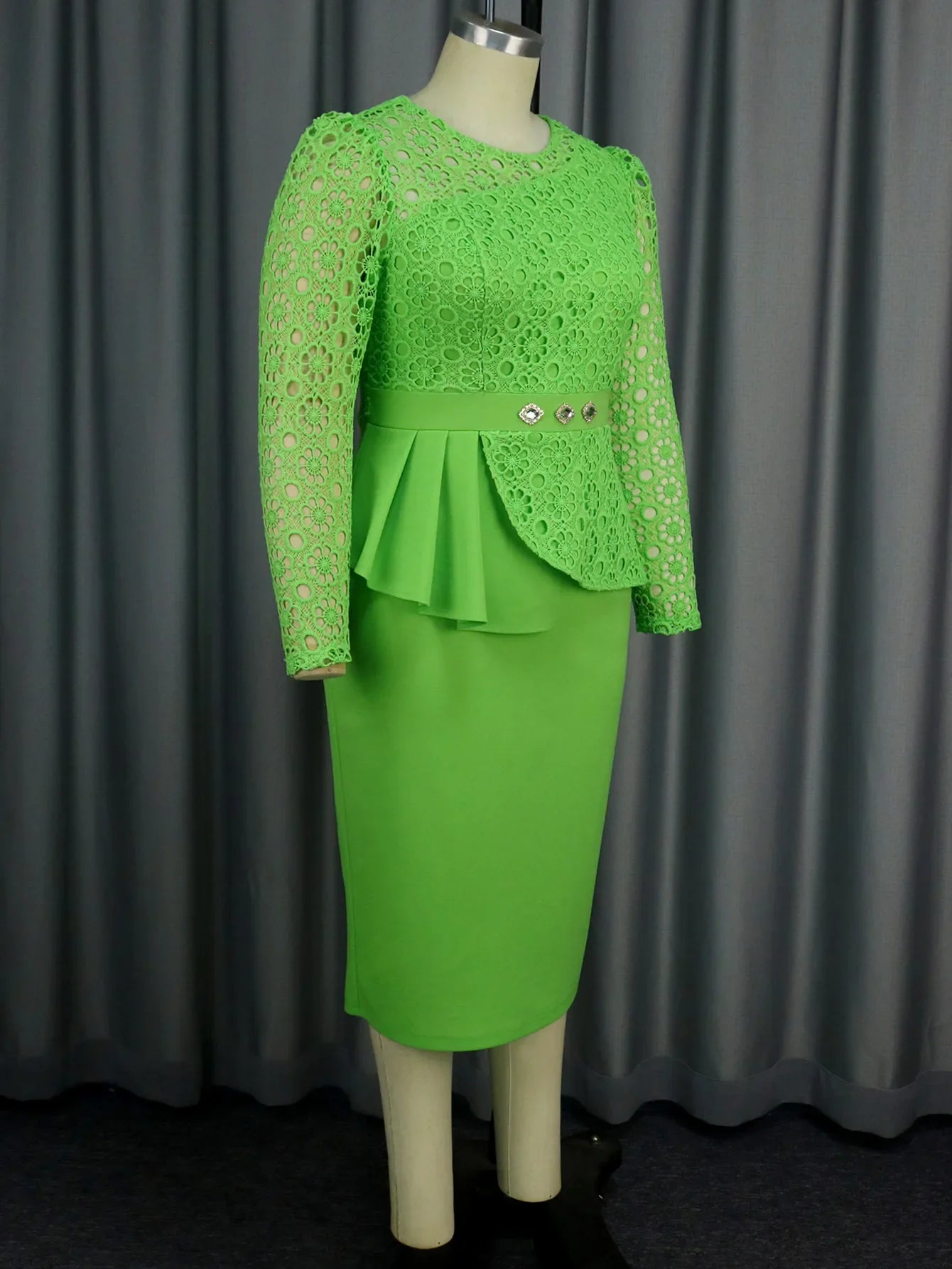 Plus Size Green Lace Hollow Out Midi Dress