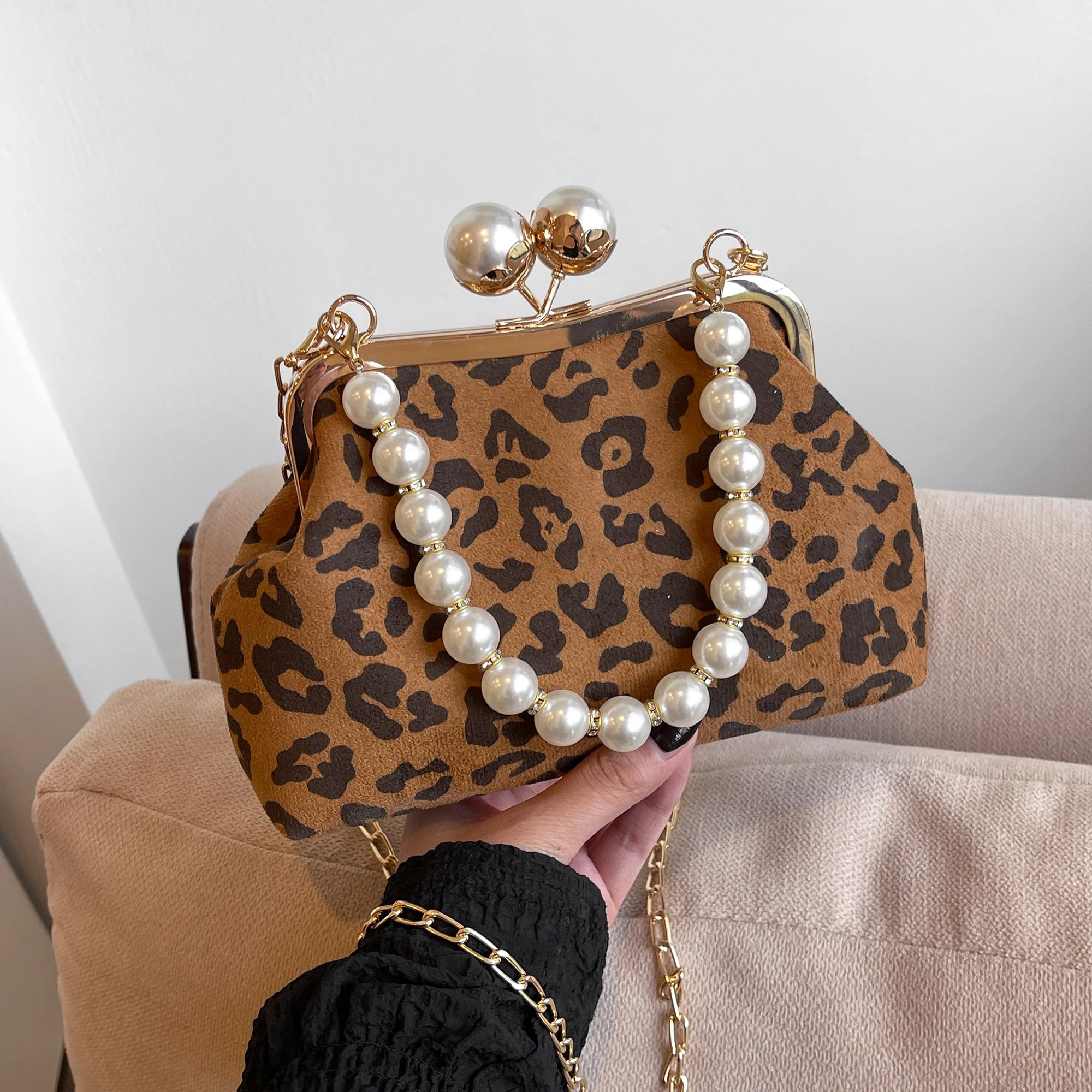 Leopard & Pearls Handbag
P