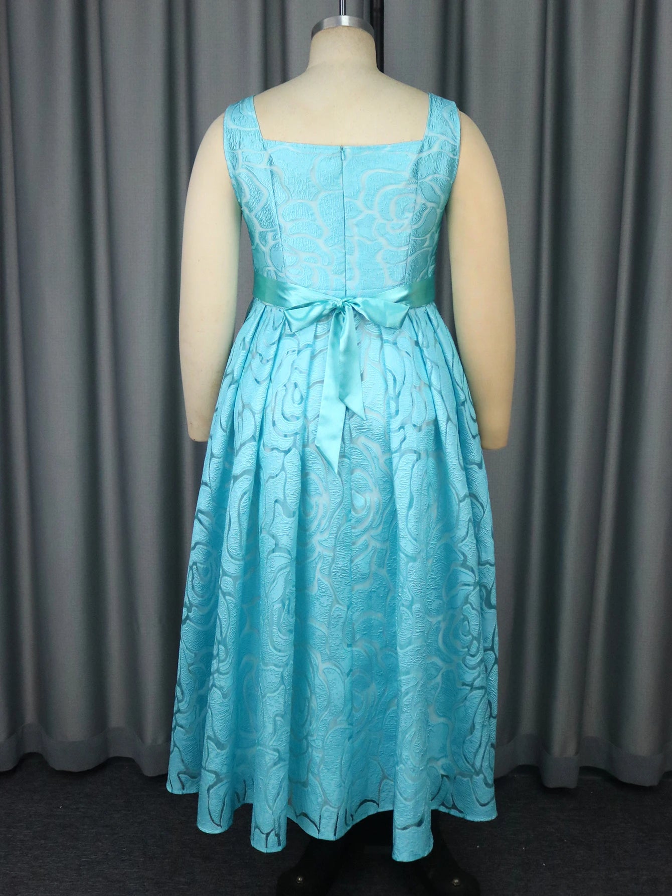 Plus Size Jacquard Midi Dress