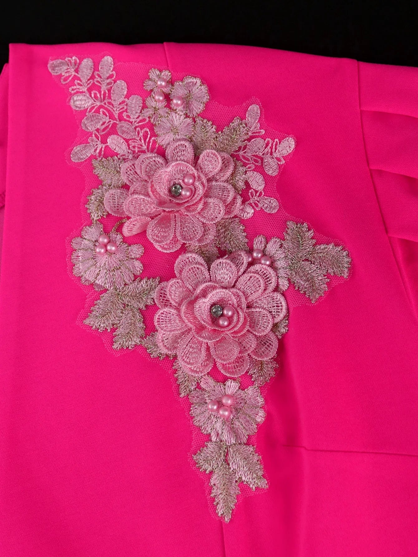 Plus Size Classic Rose Appliqué Dress