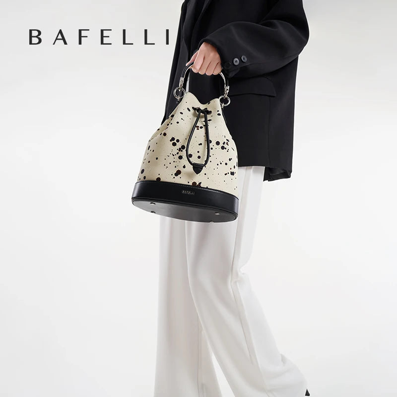 LEATHER BUCKET BAGS
