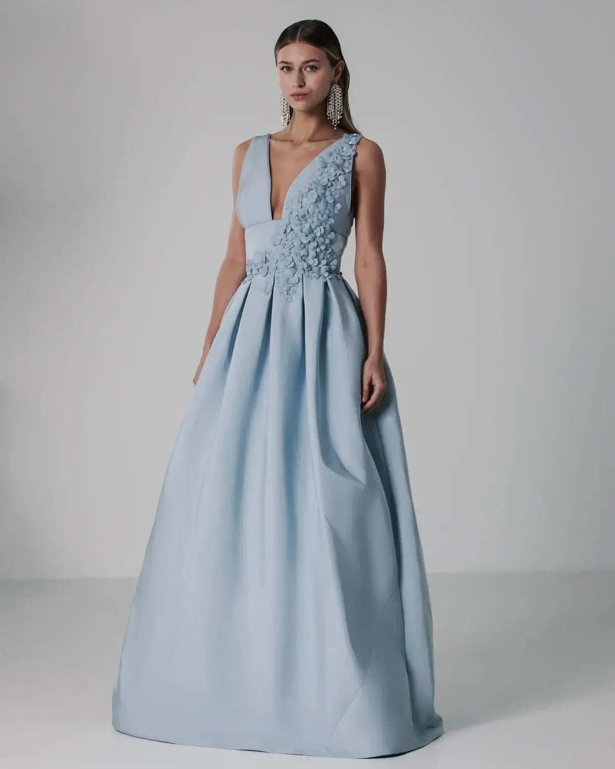 V Neck Floral Appliqués Sleeveless Gowns
