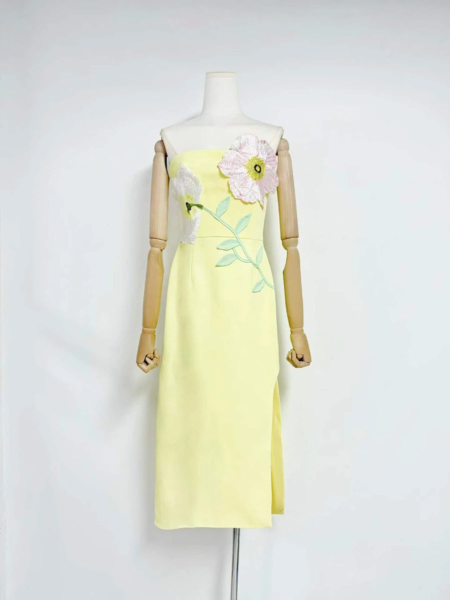Spliced Appliqués Slimming Dresses