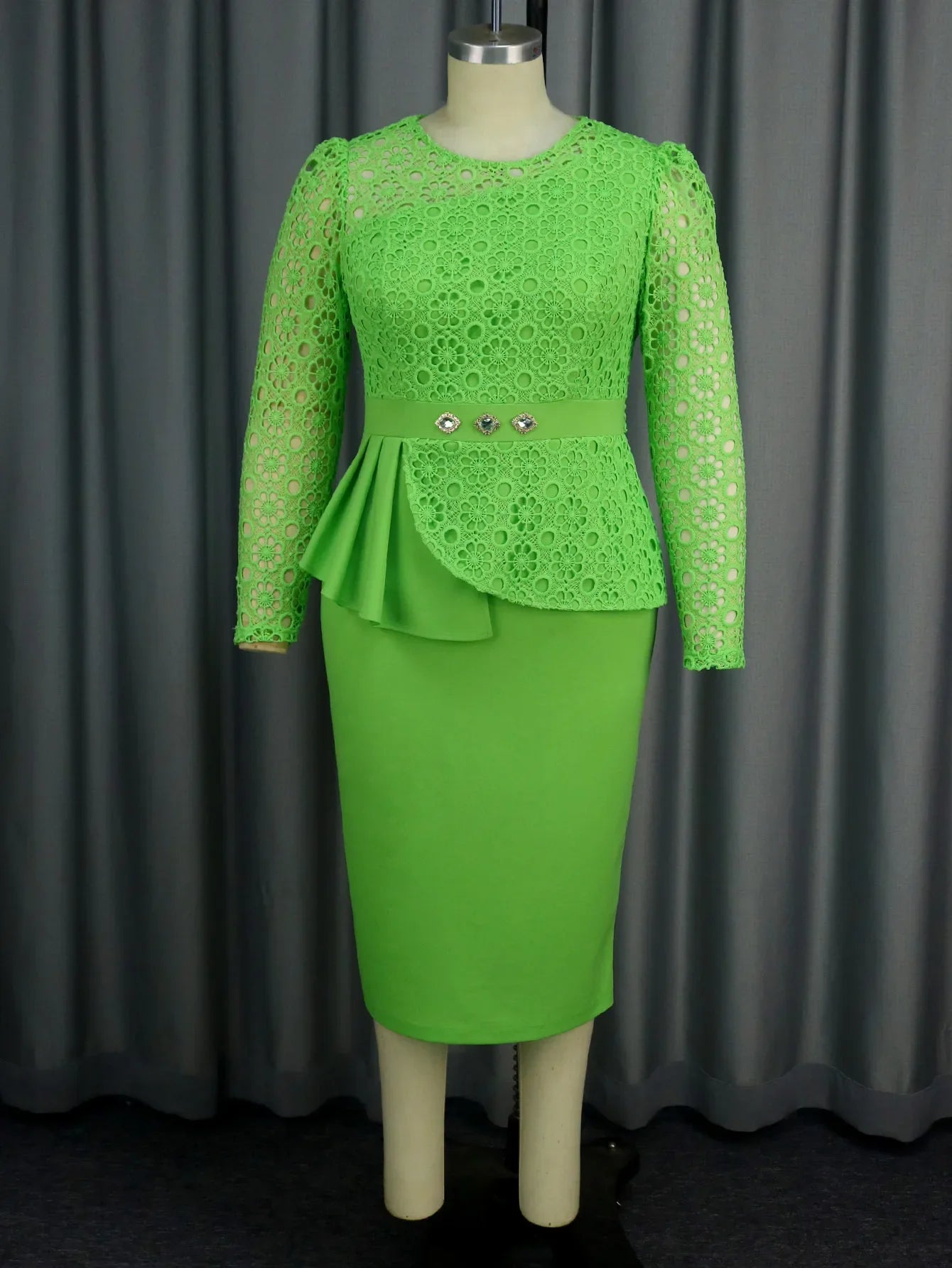 Plus Size Green Lace Hollow Out Midi Dress